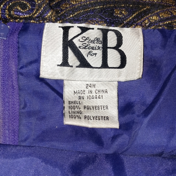 BEAUTIFUL SKIRT SUIT - Picture 8 of 10